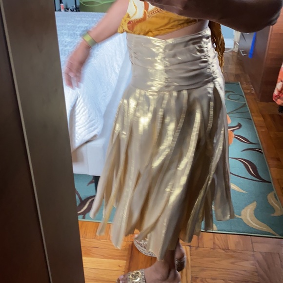 Silk blend gold shimmery skirt with slits - Picture 3 of 6